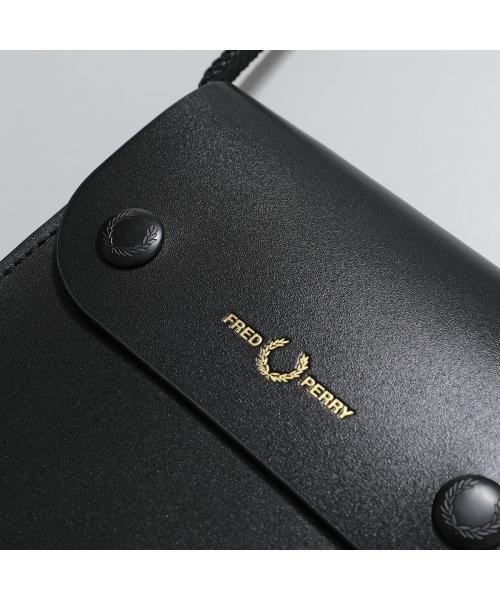 FRED PERRY ショルダーバッグ BURNISHED LEATHER POUCH L4331 FRED PERRY ショルダーバッグ BURNISHED LEATHER POUCH