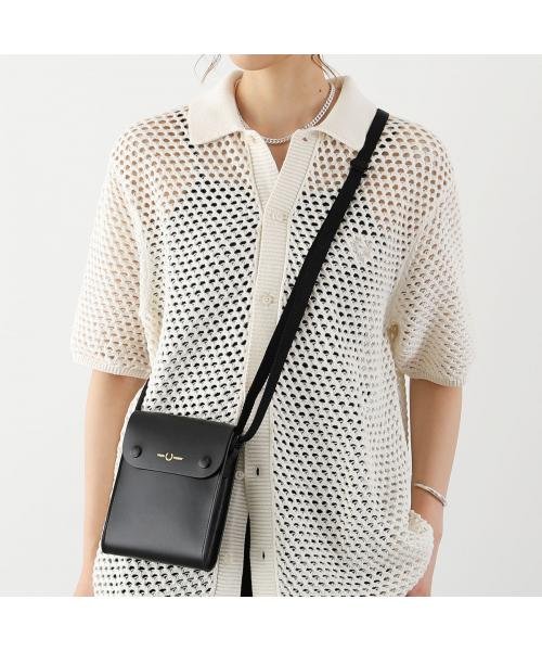 FRED PERRY ショルダーバッグ BURNISHED LEATHER POUCH L4331 FRED PERRY ショルダーバッグ BURNISHED LEATHER POUCH