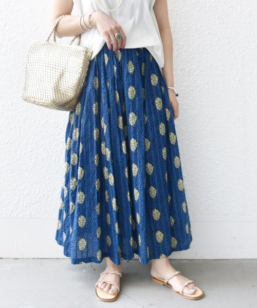 【SHIPS別注】UHURU:〈手洗い可能〉プリント ロング ギャザー スカート UHURU ラメ糸