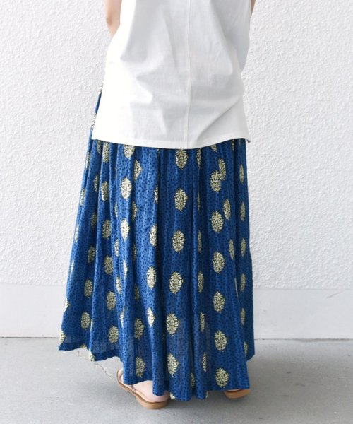 【SHIPS別注】UHURU:〈手洗い可能〉プリント ロング ギャザー スカート UHURU ラメ糸