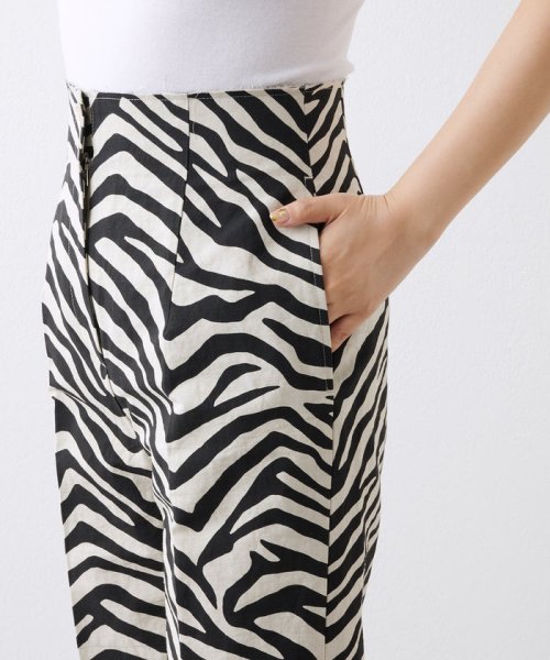 ゼブラプリントハイウエストパンツ 