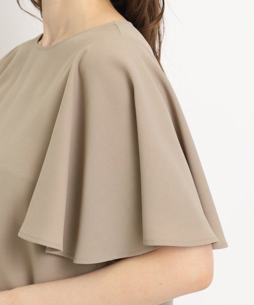 【洗える／日本製／シワになりにくい／清涼感／セットアップ可】オンオフ活躍する、大人フリルブラウス 