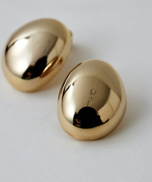 【2.718】オーバルスタッドピアス  PE1424870861(11000円)