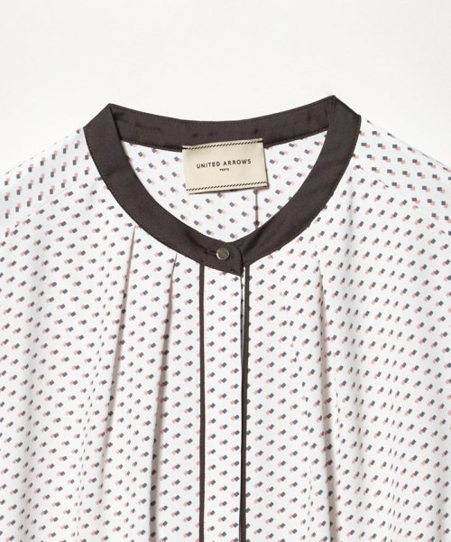 バイカラー パイピング ブラウス B82 W57 H84 着用サイズ：FREELT B75 W60 H83