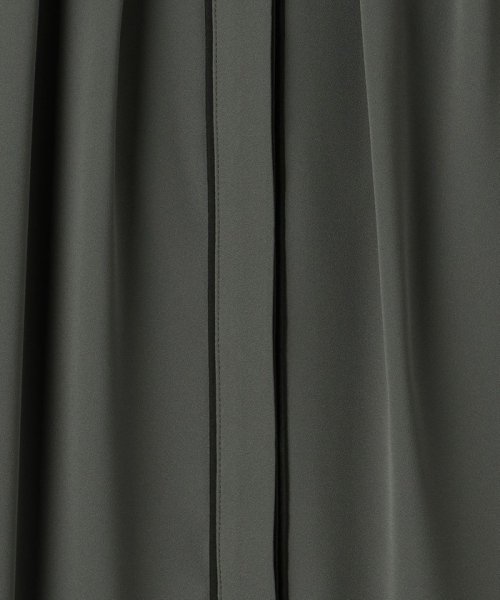 バイカラー パイピング ブラウス B82 W57 H84 着用サイズ：FREELT B75 W60 H83