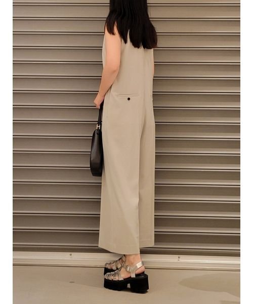 センタープレスクルーネックオールインワン 予めご了承ください