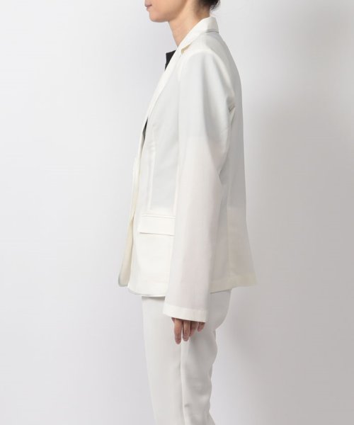 テーラードジャケット 