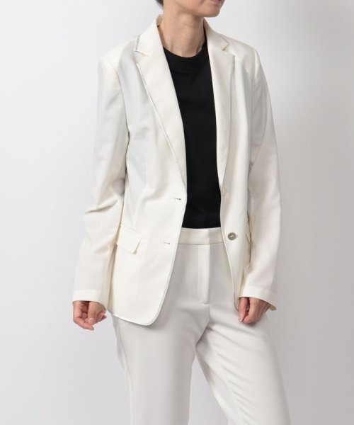テーラードジャケット 