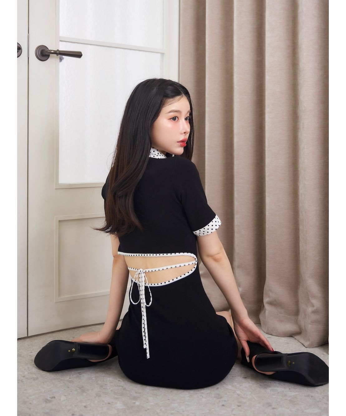 バックオープンドットニットミニワンピース