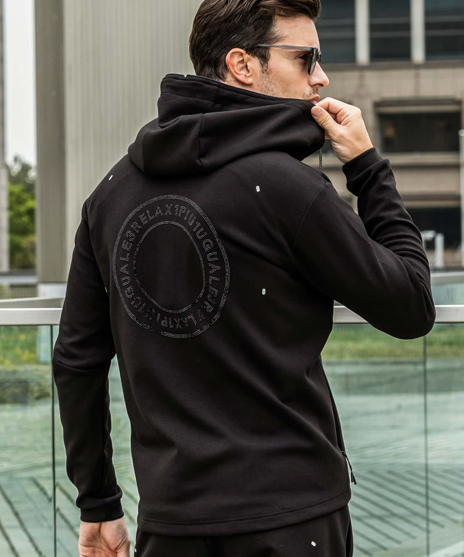 STONE ロゴパッチパーカー 関税送料込み ラインストーンサークルロゴパーカー(506732925)|HANKYU MEN'S