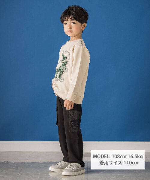 BeBe Petits Pois Vert(ベベ プチ ポワ ヴェール)/恐竜プリントトレーナー(95~150cm)/img01