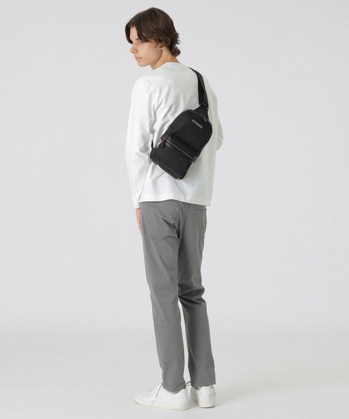 一部店舗限定】パーシャルPVCクレストブリッジチェックボディバッグ