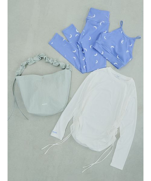 emmi yoga 月と星のプリント上下セット HAPPY WELLNESS YOGA SET │ emmi（エミ）公式サイト