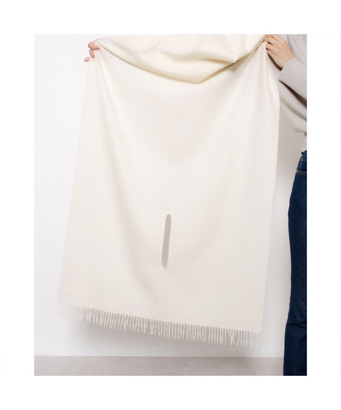 ウール100% 無地ポンチョストール／大判70cm幅(506865684)｜阪急百貨店