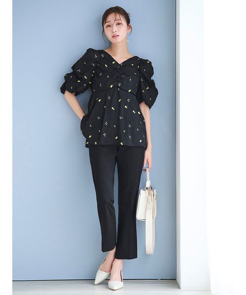 小花刺繍ペプラムブラウス(507815869)｜阪急百貨店公式通販