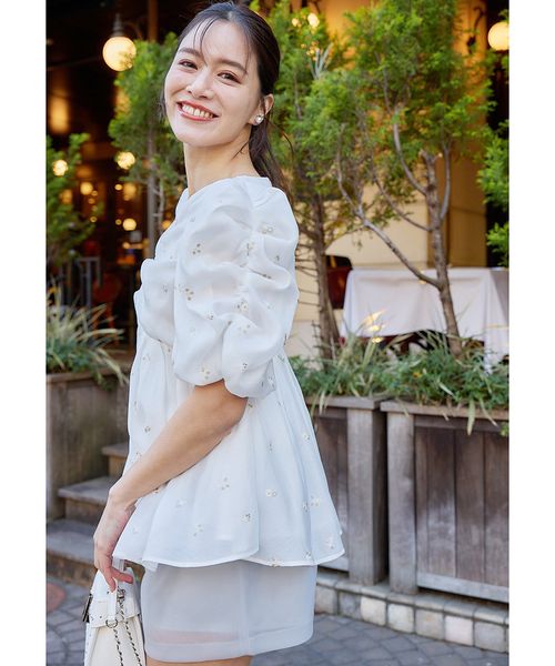 小花刺繍ペプラムブラウス(507815869)｜阪急百貨店公式通販