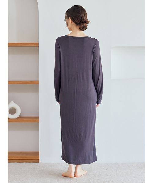 わんぴ サイドラインで、ラフ上品にキマル 今どき大人パンツ – ONE