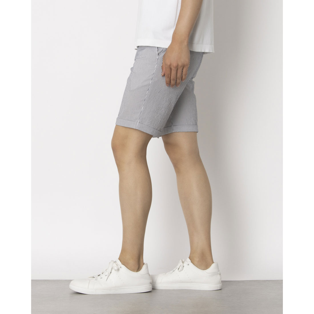 LANVIN SPORT 黒 パンツ サイドストライプ LANVIN SPORT ワンタックストライプパンツ -デサントストア