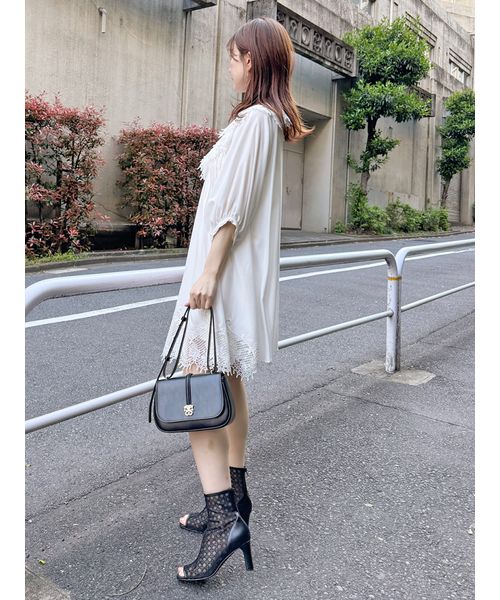 美品☆SNIDEL エンブロイダリーラッフルミニワンピース スナイデル SNIDEL エンブロイダリーラッフルミニワンピース
