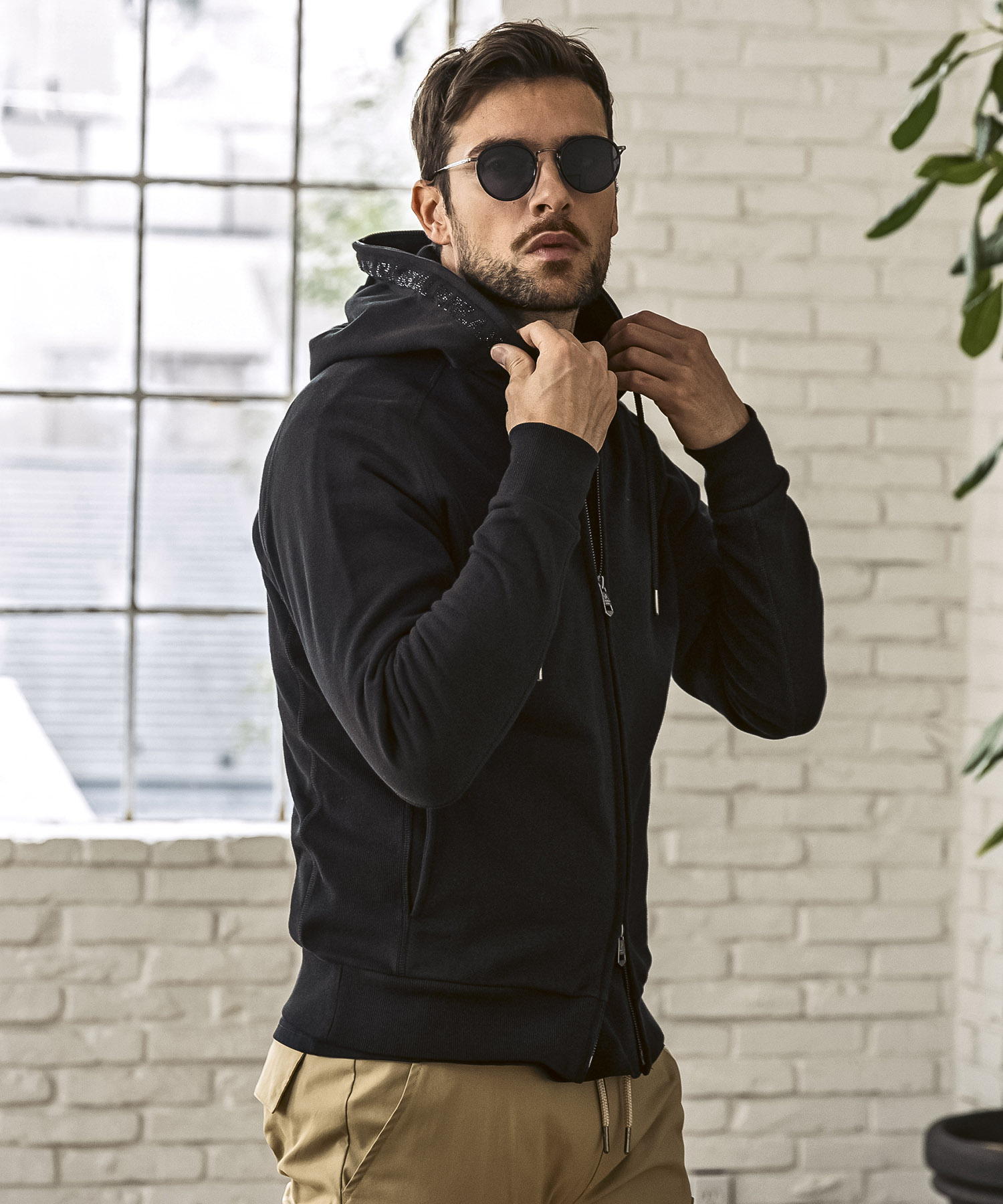 ラインストーンフードロゴスウェットパーカー(508312117)｜HANKYU