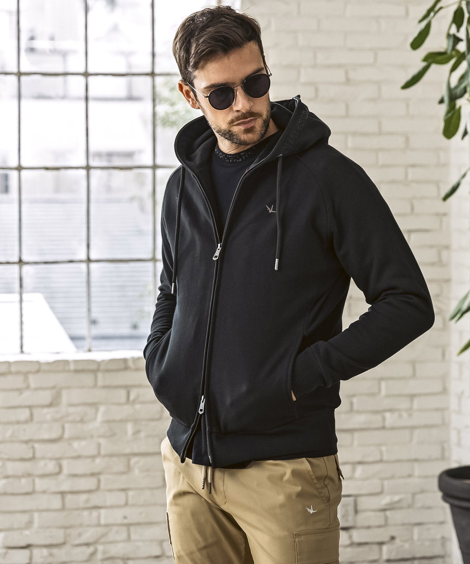 ラインストーンフードロゴスウェットパーカー(508312117)｜HANKYU