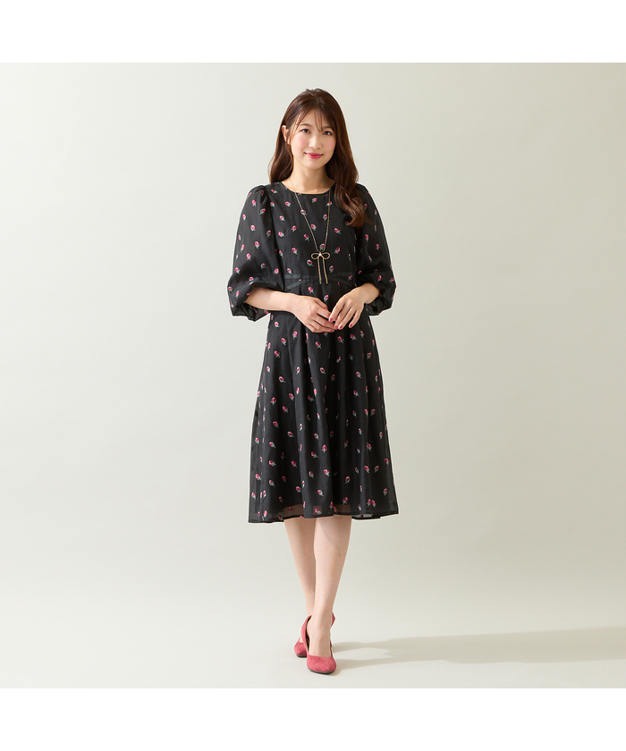 美シルエット】つぼみ刺繍ワンピース(508401502)｜阪急百貨店