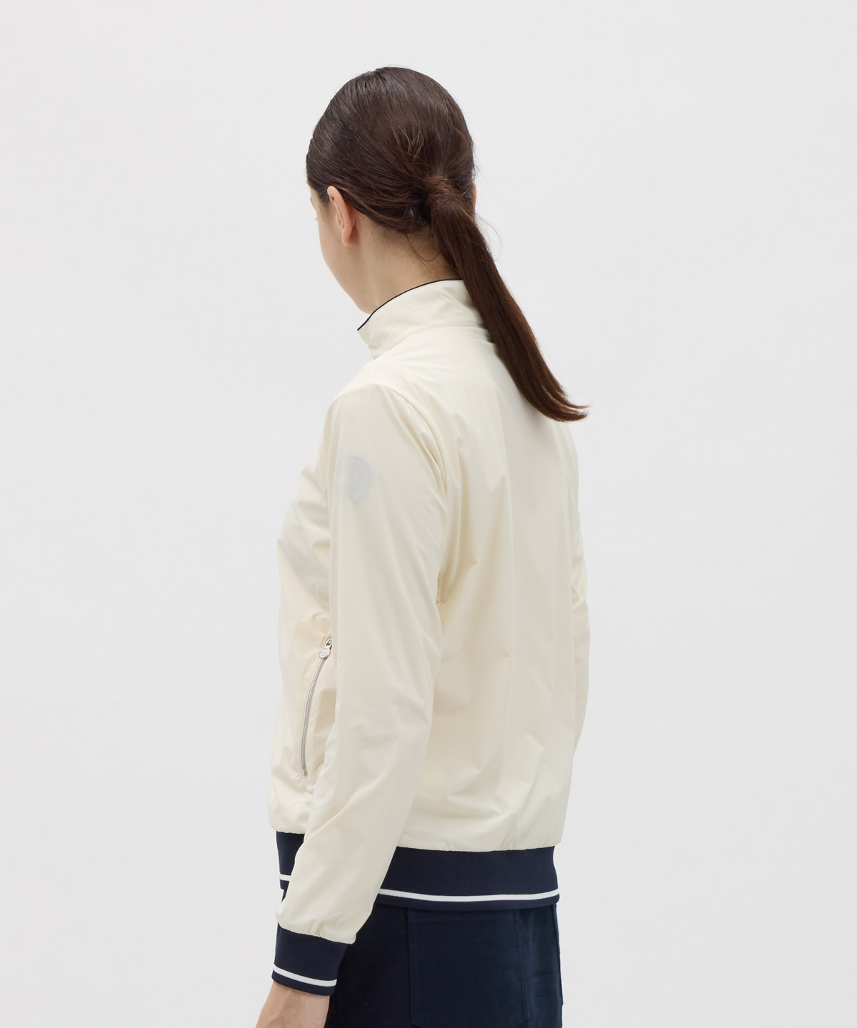 マンシングウェア Munsingwear はっ水ストレッチエンボス