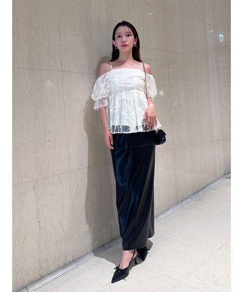 スナイデル　SNIDEL バリエオフショルレースチュニック バリエオフショルレースチュニック(シャツ・ブラウス)｜トップス