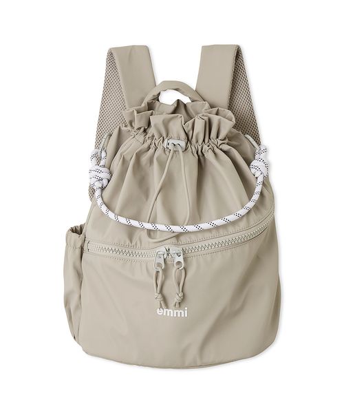 限定カラー】撥水 emmiロゴマルチバックパック(508361445)｜阪急