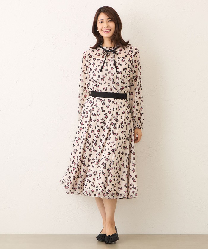 『新品』♡N°21 ブラック フレアスカート定価以下のお買い得品 バックサテンジョーゼット アシンメトリーフレアスカート