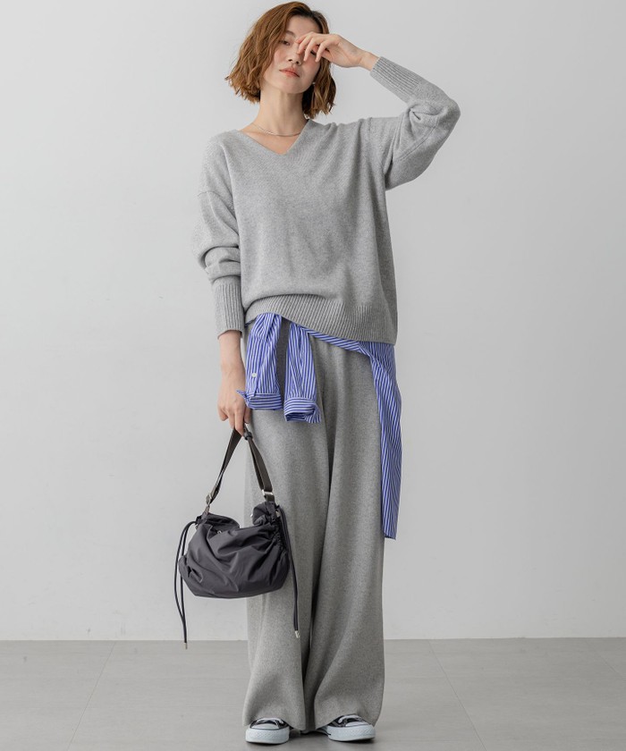 絹、カシミヤニット 見上愛さんコラボカラー/VERY・LEE掲載】カシミヤブレンド Vネック