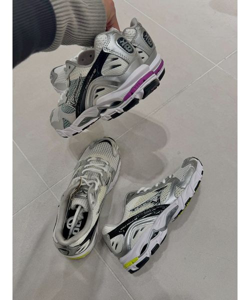 emmi｜Mizuno】WAVE RIDER 10(508746016)｜阪急百貨店公式通販サイト