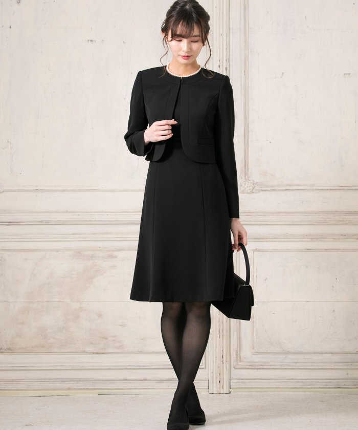 セール 50 Off 東京ソワール プチプライス ノーカラーブラックフォーマルスーツ フォルムフォルマ Form Forma Magaseek