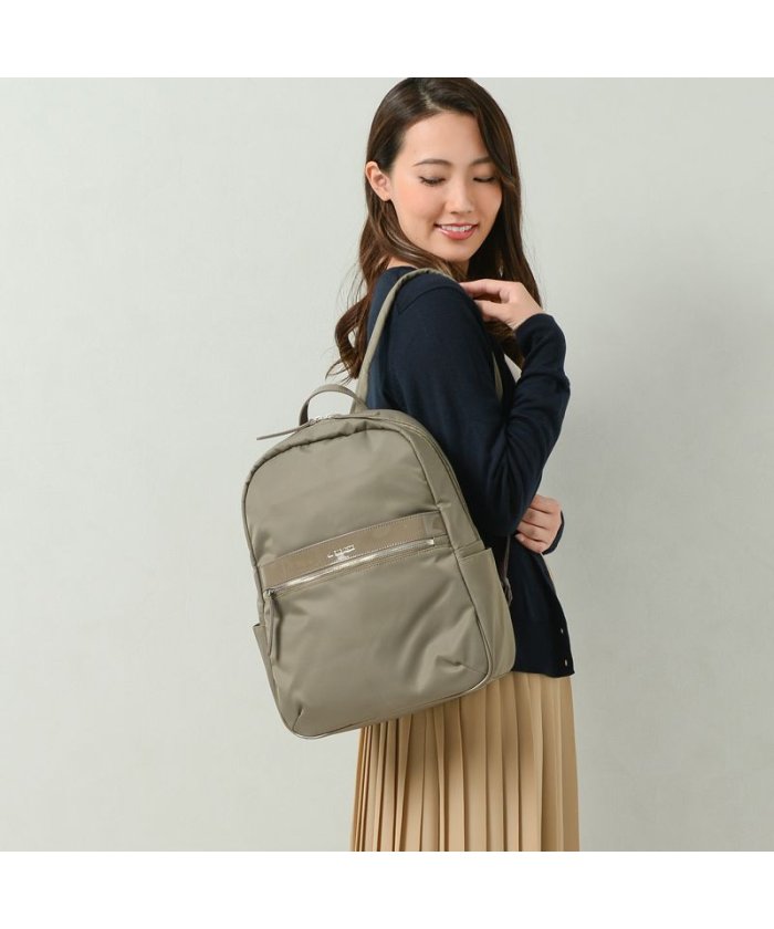 セール ナイロン エナメル リュックサック ラ バガジェリー La Bagagerie Magaseek セール ナイロン エナメル リュックサック ラ バガジェリー La Bagagerie Magaseek