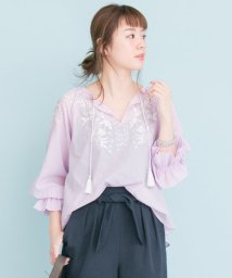 URBAN RESEARCH(アーバンリサーチ)/【TVドラマ着用】フラワー刺繍ブラウス/LILAC×WHT