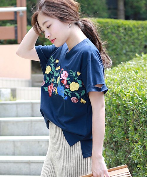 セール フロント花柄刺繍ｔシャツ ブージュルード Bou Jeloud Magaseek
