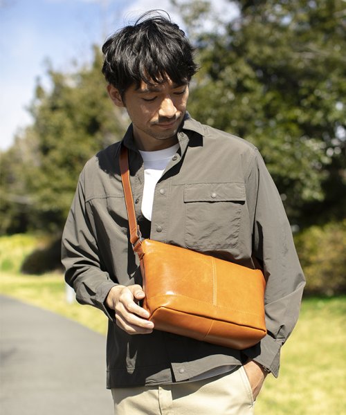 Original(オリジナル)/【至極の逸品】【magaseek/d fashion限定】本革オリジナルショルダーバッグ/CAMEL