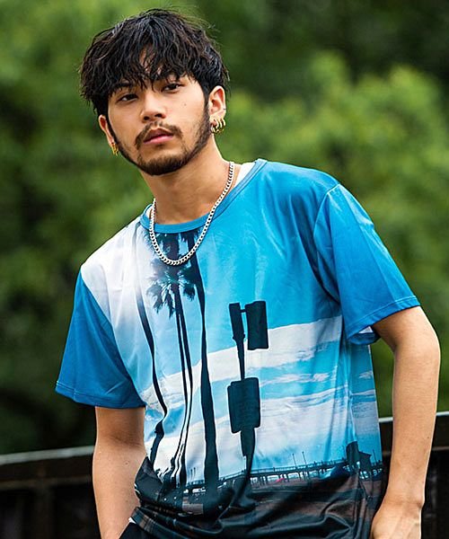 ブルーワックス Blue Wax Tシャツ メンズ ブランド オシャレ 大人 Blue Wax ブルーワックス Are Floating Surfboard 半袖 半袖tシャツ クルーネック ト Magaseek