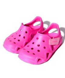 crocs(KIDS WEAR)(クロックス（キッズウェア）)/CROCS　スウィフトウォーターウェーブ/ピンク