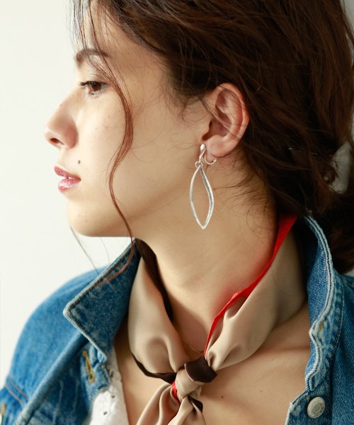 marjour(マージュール)/LEAF HOOK EARRING/シルバー