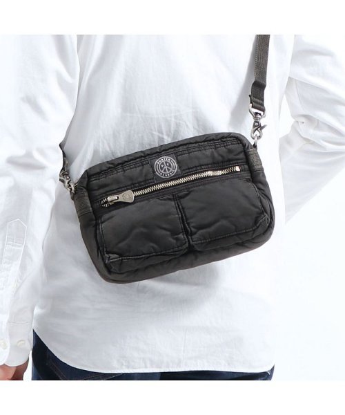 Porter Classic(ポータークラシック)/ポータークラシック ショルダーバッグ Porter Classic SUPER NYLON SHOULDER BAG (S) 日本製 PC－015－192－03/ブラック