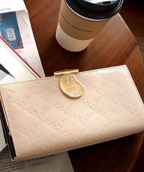 長財布 レディース がま口 大容量 ブランド エナメル フラップ がま口長財布 クレリア Clelia Magaseek