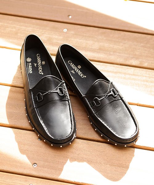 nano・universe(ナノ・ユニバース)/CAMINANDO:別注STUDS BOAT LOAFERS/ブラック