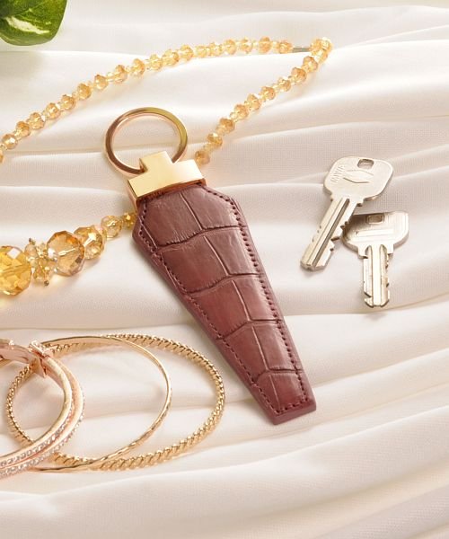 マット クロコダイル レザー 本革 キーホルダーゴールド金具 チャーム キー アクセサリー サンキョウショウカイ Sankyoshokai Magaseek マット クロコダイル レザー 本革 キーホルダーゴールド金具 チャーム キー アクセサリー サンキョウショウカイ Sankyoshokai Magaseek