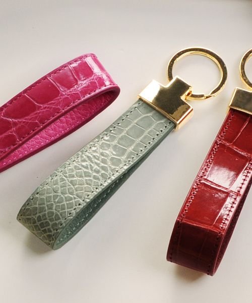 クロコダイル レザー キーホルダーゴールド金具 サンキョウショウカイ Sankyoshokai Magaseek クロコダイル レザー キーホルダーゴールド金具 サンキョウショウカイ Sankyoshokai Magaseek