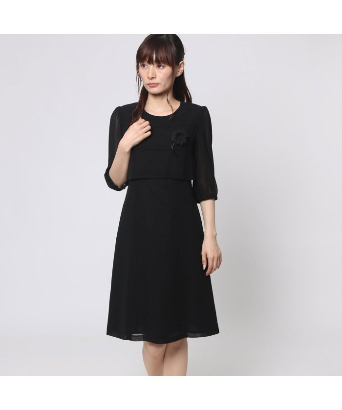 ソリテール Soriteal 黒コサージュ付き前身頃ティアードワンピース ブラック ブラックフォーマル 夏用 喪服 礼服 ソリテール Soriteal Magaseek