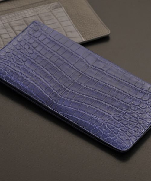 sankyoshokai(サンキョウショウカイ)/クロコダイル 財布 マット加工 センター取り 一枚革 薄型 長財布 カードケース / レディース/ブルー系1