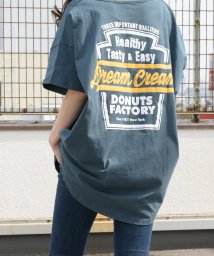 felt maglietta(フェルトマリエッタ)/バックプリントロゴロング丈Tシャツ/ブルー