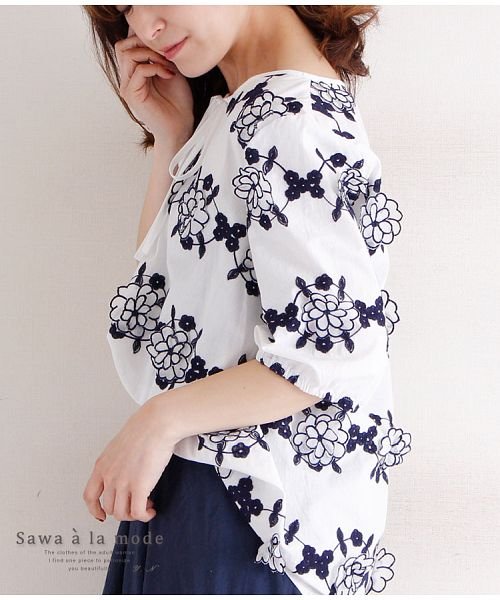 セール 花の刺繍モチーフシャツトップス サワアラモード Sawa A La Mode Magaseek