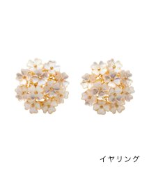 cream dot/淡く艶めく小花を集めたブーケピアス/イヤリング/502427680